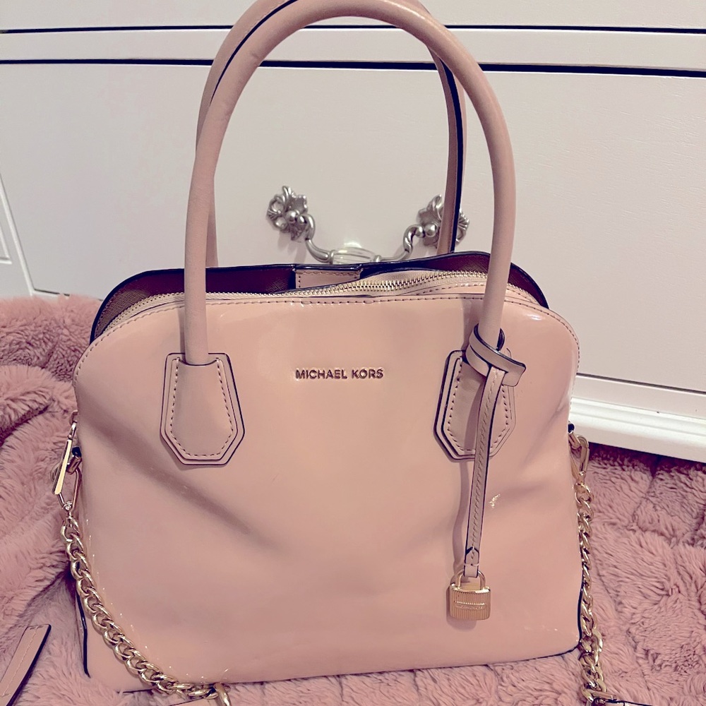 Micheal Kors Ballet Nude Shiny Handbag n Necklace